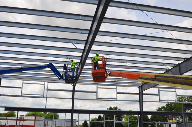 Western container janesville plant being built with lifts